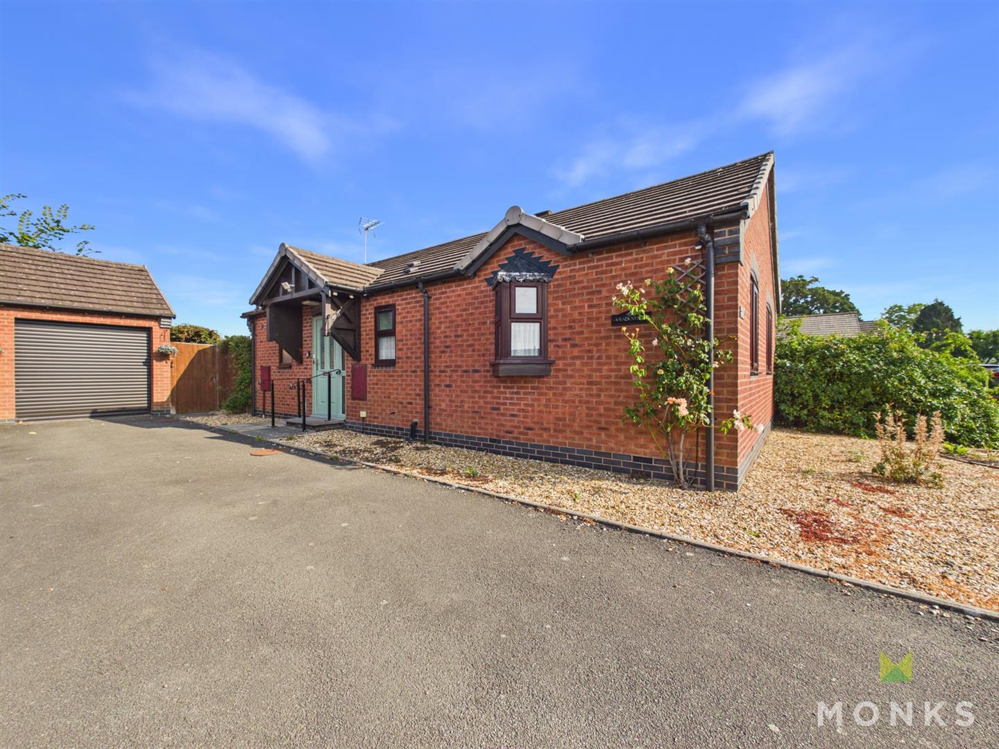 Meadowside Overton Road, Oswestry, SY11 3DG For Sale